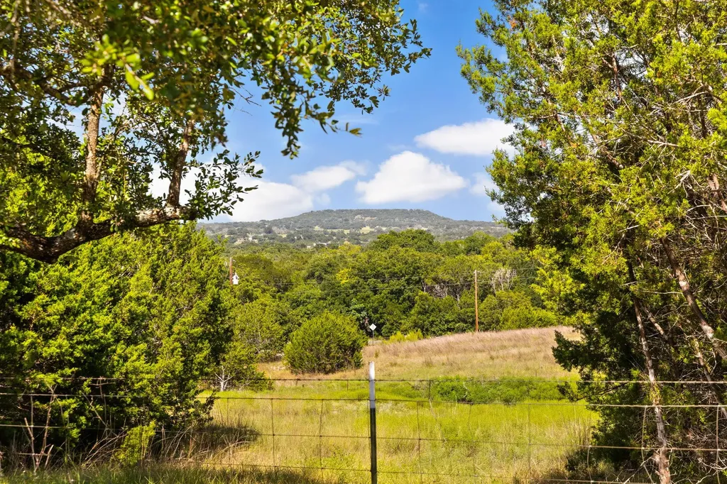 5775 County Road 200 Liberty Hill TX 78642