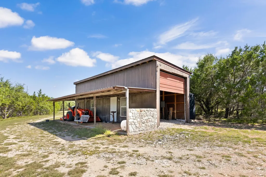 5775 County Road 200 Liberty Hill TX 78642