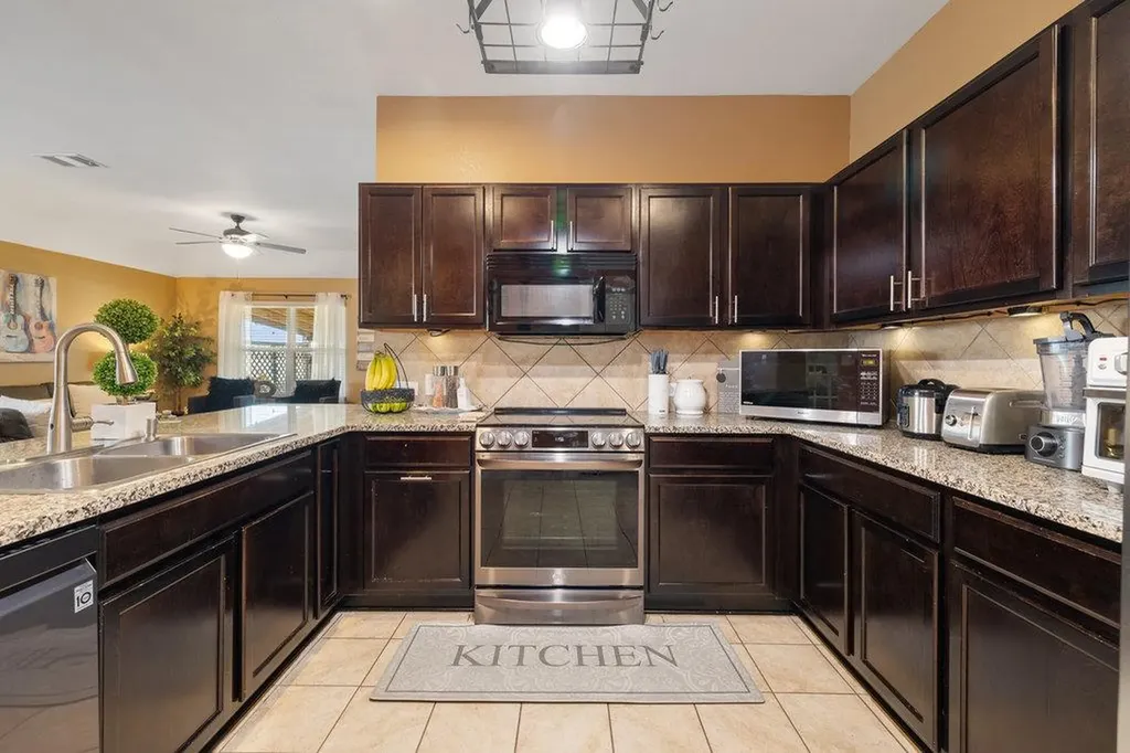 5920 Montrelia Drive Austin TX 78724
