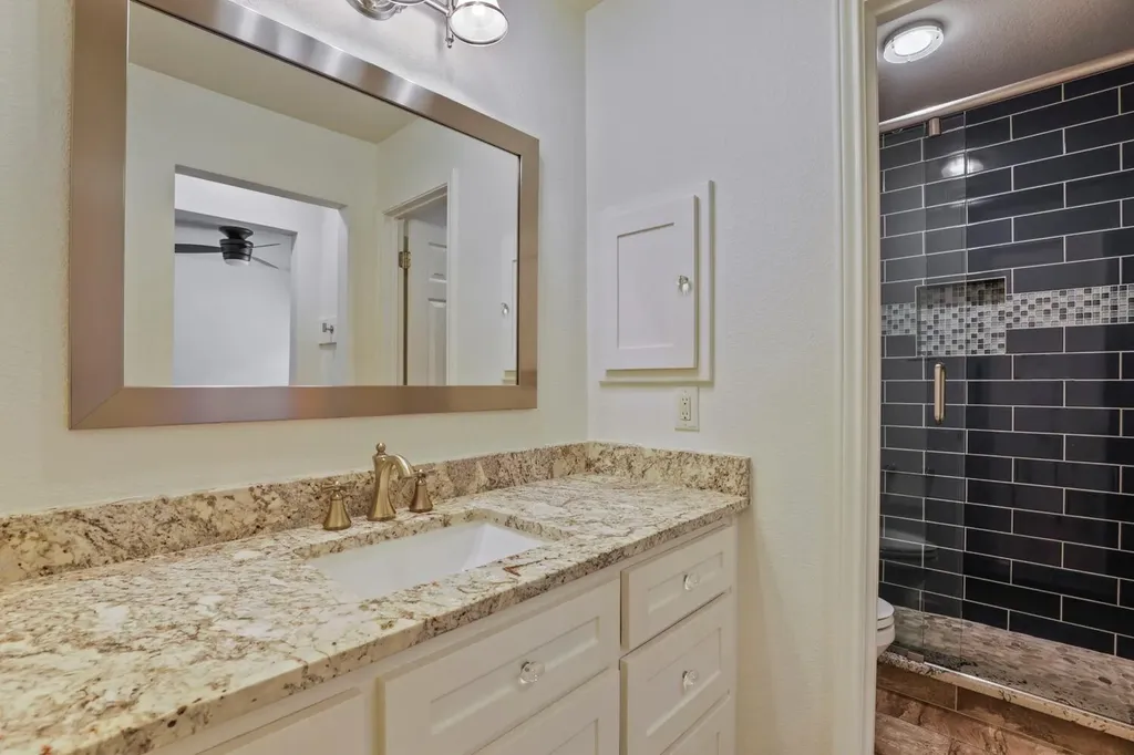 12052 Tulare Drive Austin TX 78738