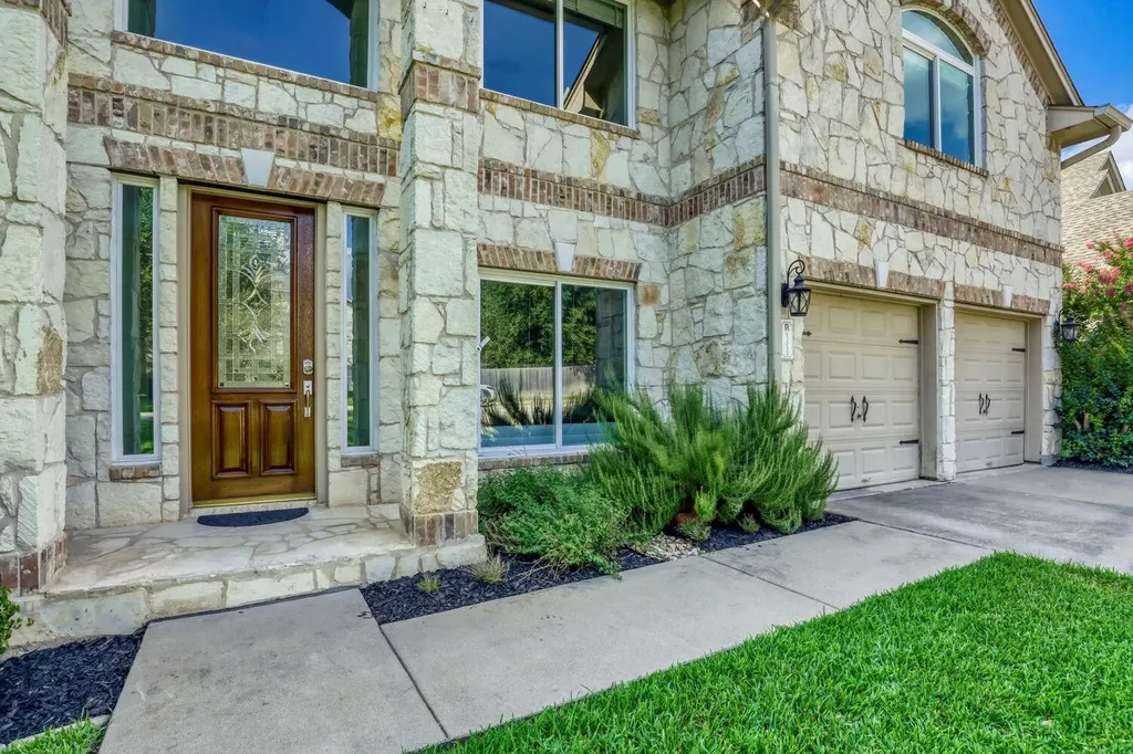 12052 Tulare Drive Austin TX 78738