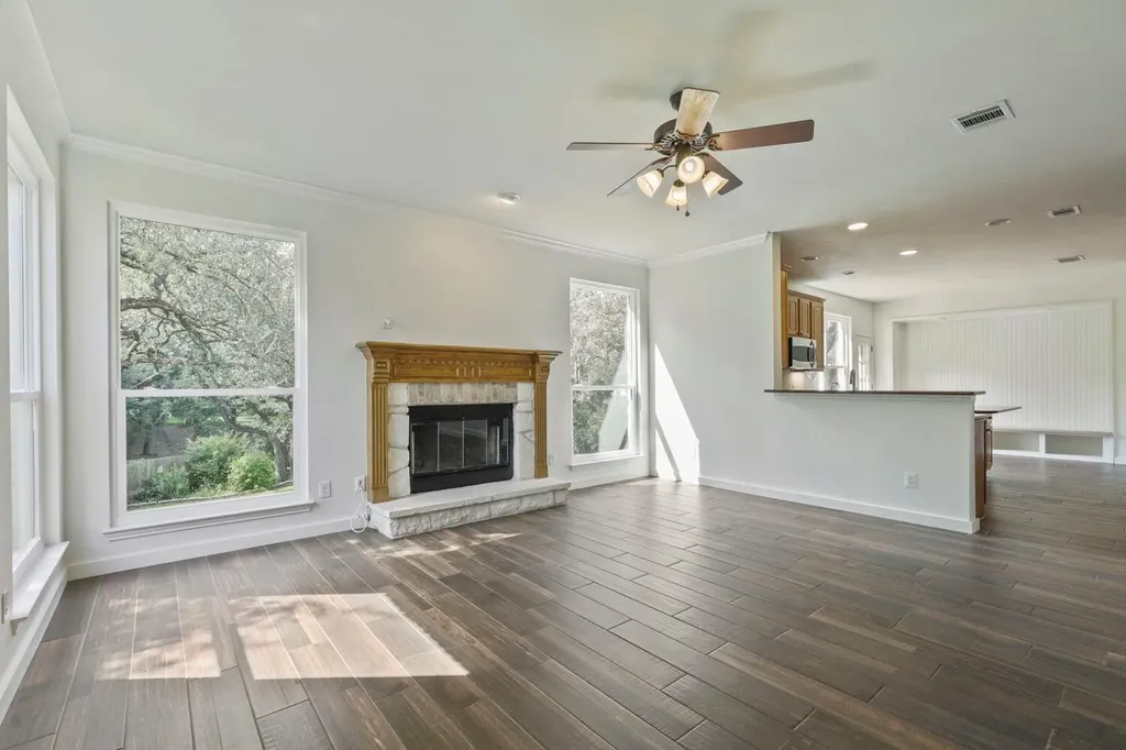 12052 Tulare Drive Austin TX 78738