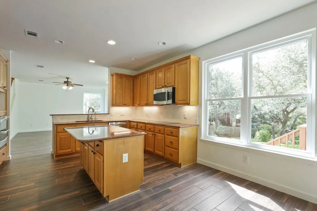 12052 Tulare Drive Austin TX 78738