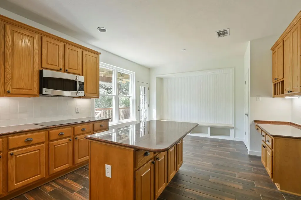12052 Tulare Drive Austin TX 78738