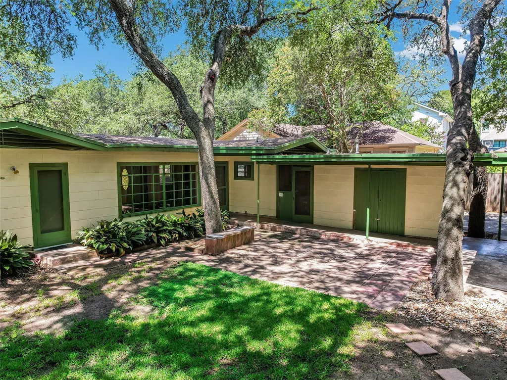 2004 Griswold Lane Austin TX 78703