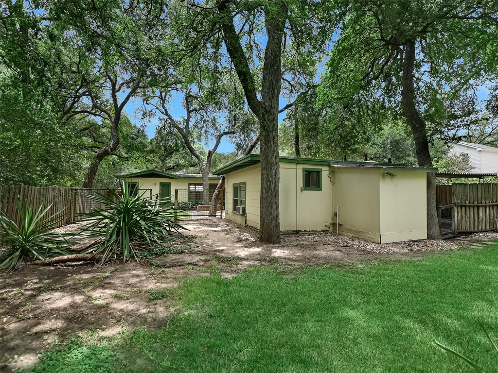 2004 Griswold Lane Austin TX 78703