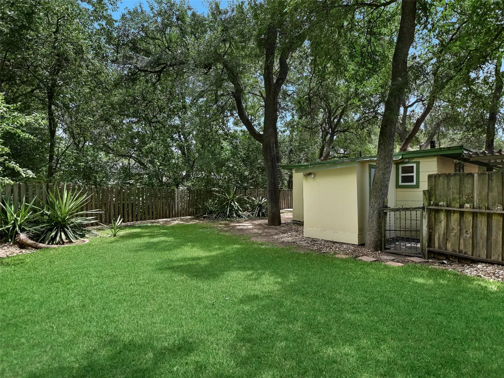 2004 Griswold Lane Austin TX 78703