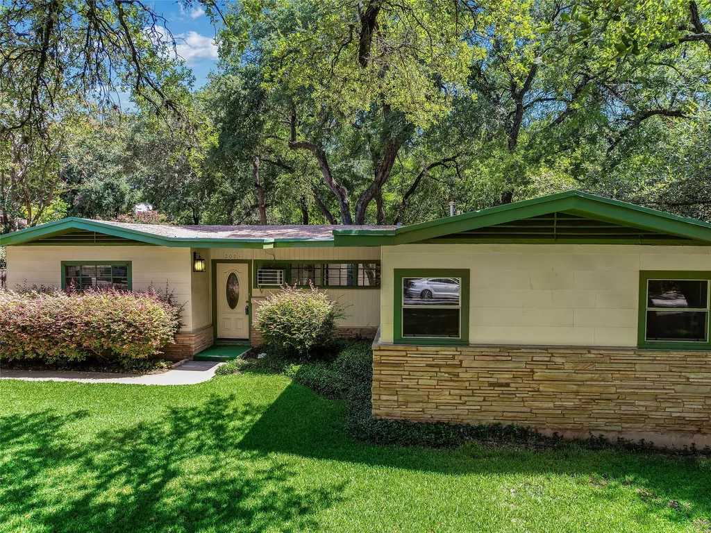 2004 Griswold Lane Austin TX 78703