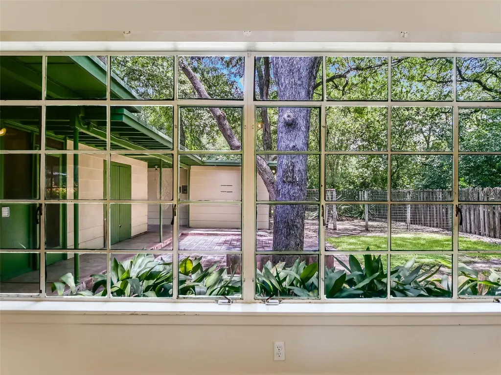 2004 Griswold Lane Austin TX 78703