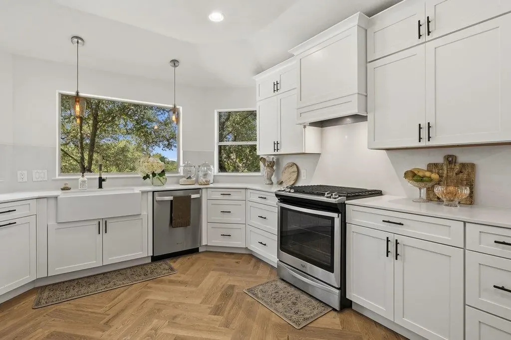 4253 Canyon Glen Circle Austin TX 78732