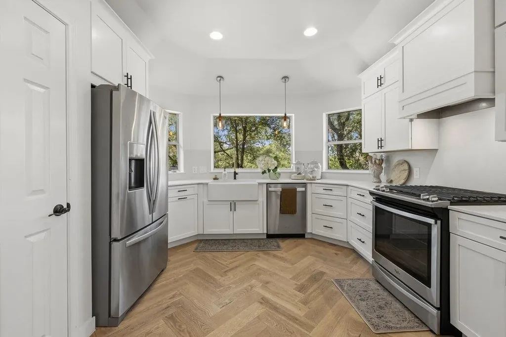 4253 Canyon Glen Circle Austin TX 78732