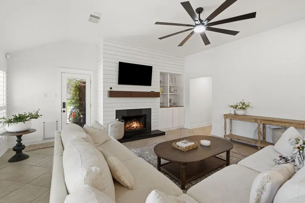 4253 Canyon Glen Circle Austin TX 78732