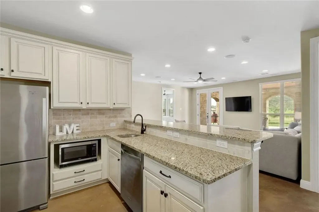 17207 Raynham Hill Drive Austin TX 78738