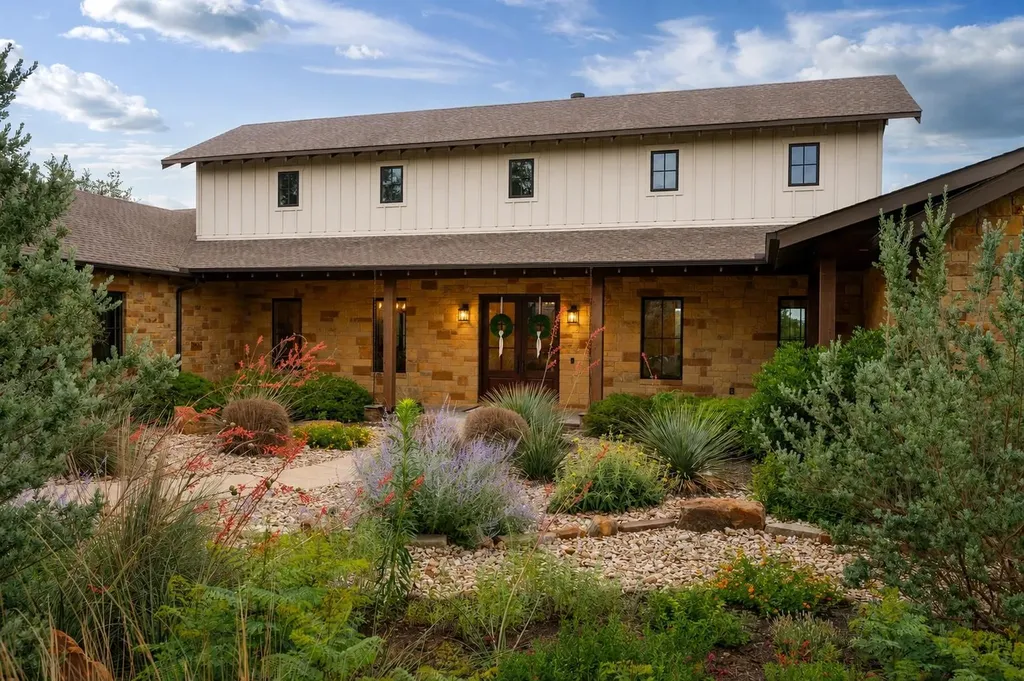 101 Shady Oaks Trail Liberty Hill TX 78642