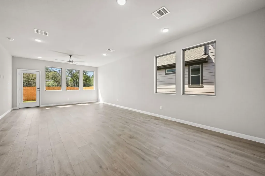 227 Hornet Street Elgin TX 78621