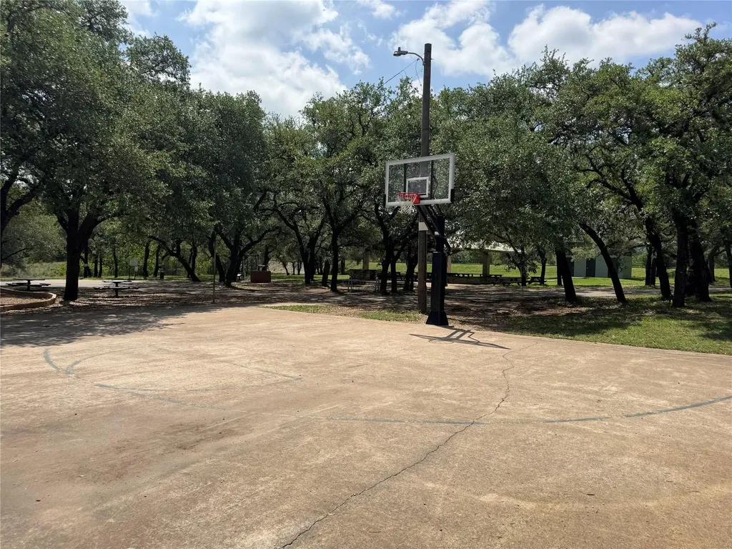 1306 Daviot Drive Spicewood TX 78669