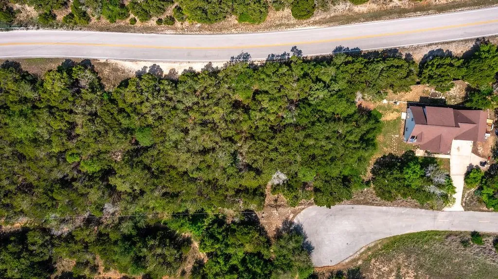 1306 Daviot Drive Spicewood TX 78669