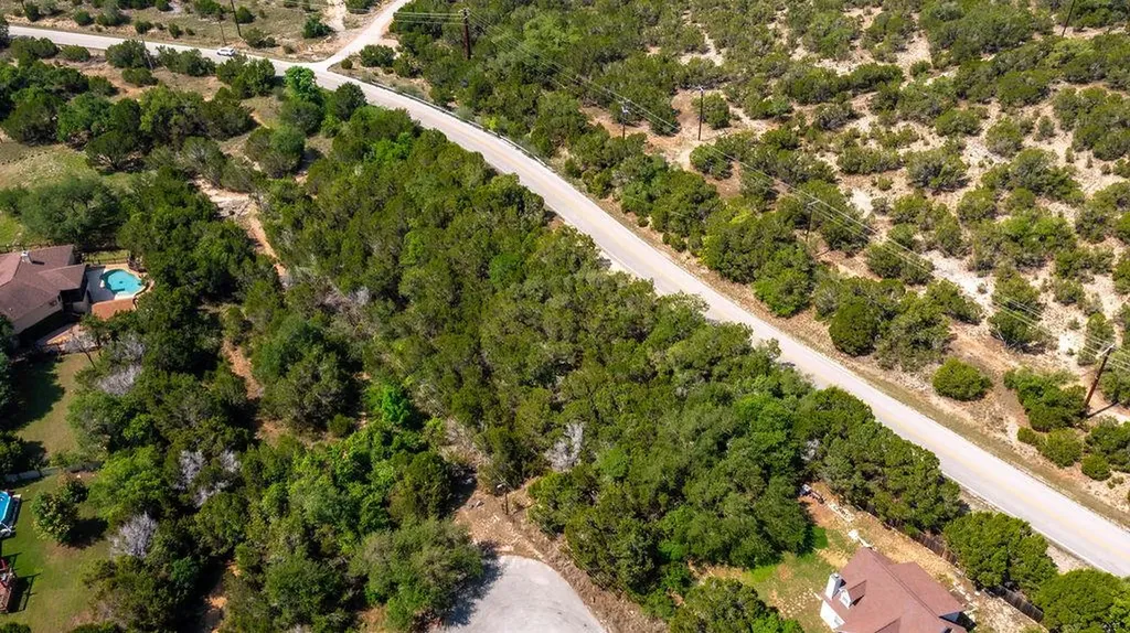 1306 Daviot Drive Spicewood TX 78669