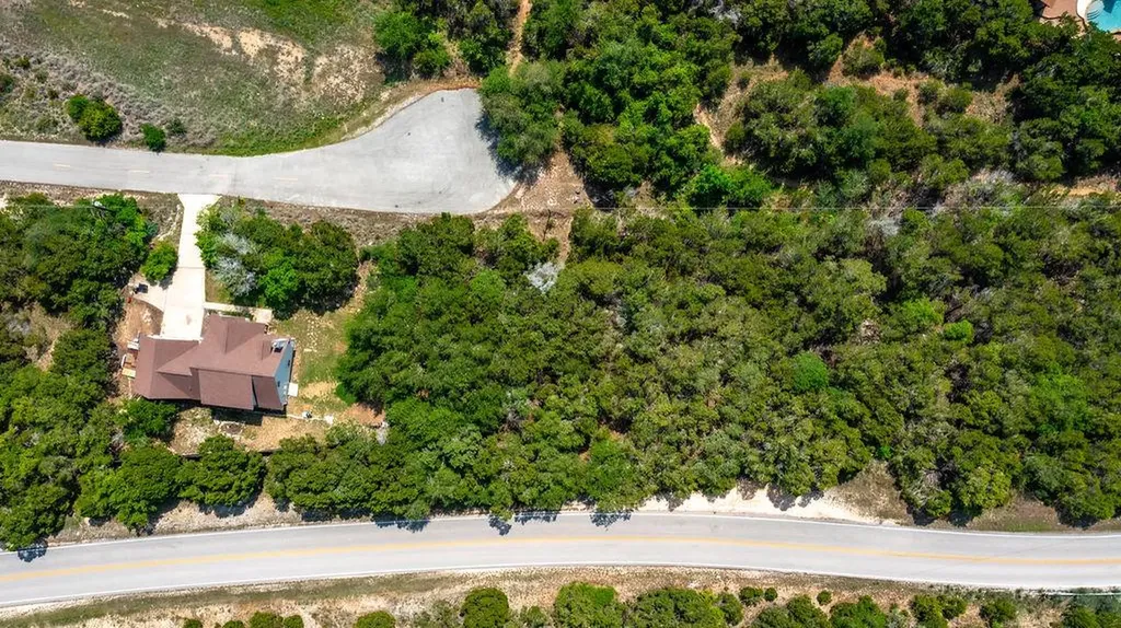 1306 Daviot Drive Spicewood TX 78669