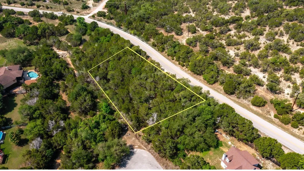 1306 Daviot Drive Spicewood TX 78669