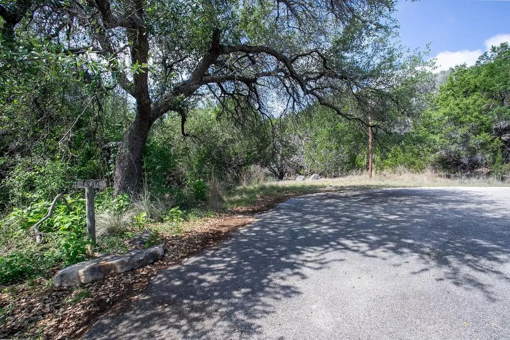 1306 Daviot Drive Spicewood TX 78669