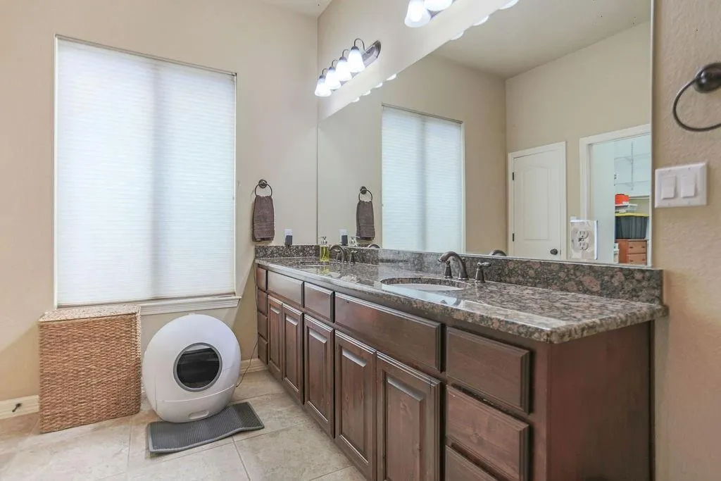 208 Mirafield Lane Austin TX 78737