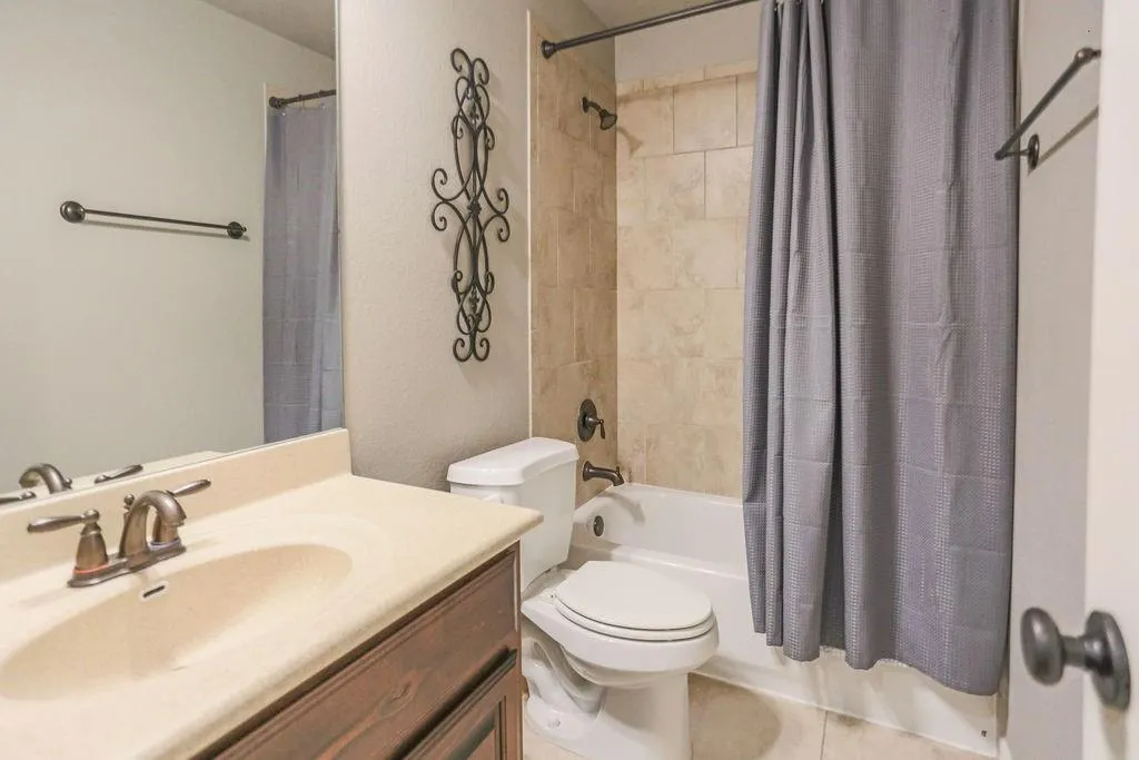 208 Mirafield Lane Austin TX 78737