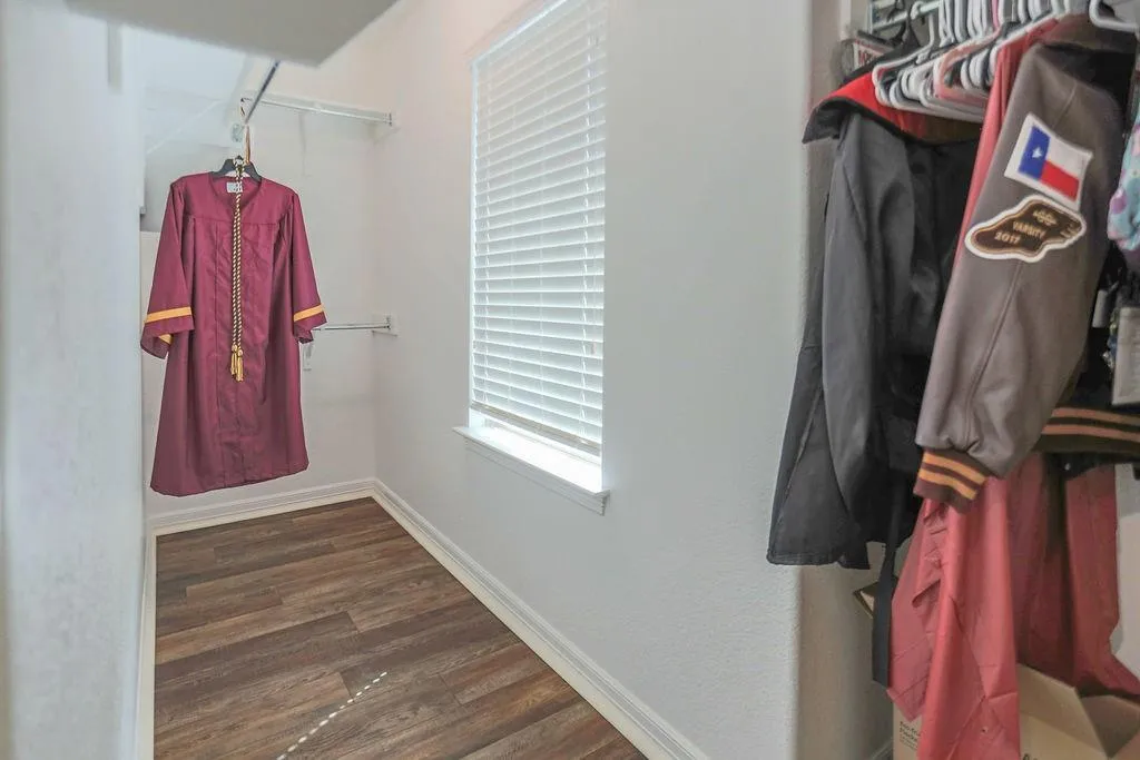 208 Mirafield Lane Austin TX 78737