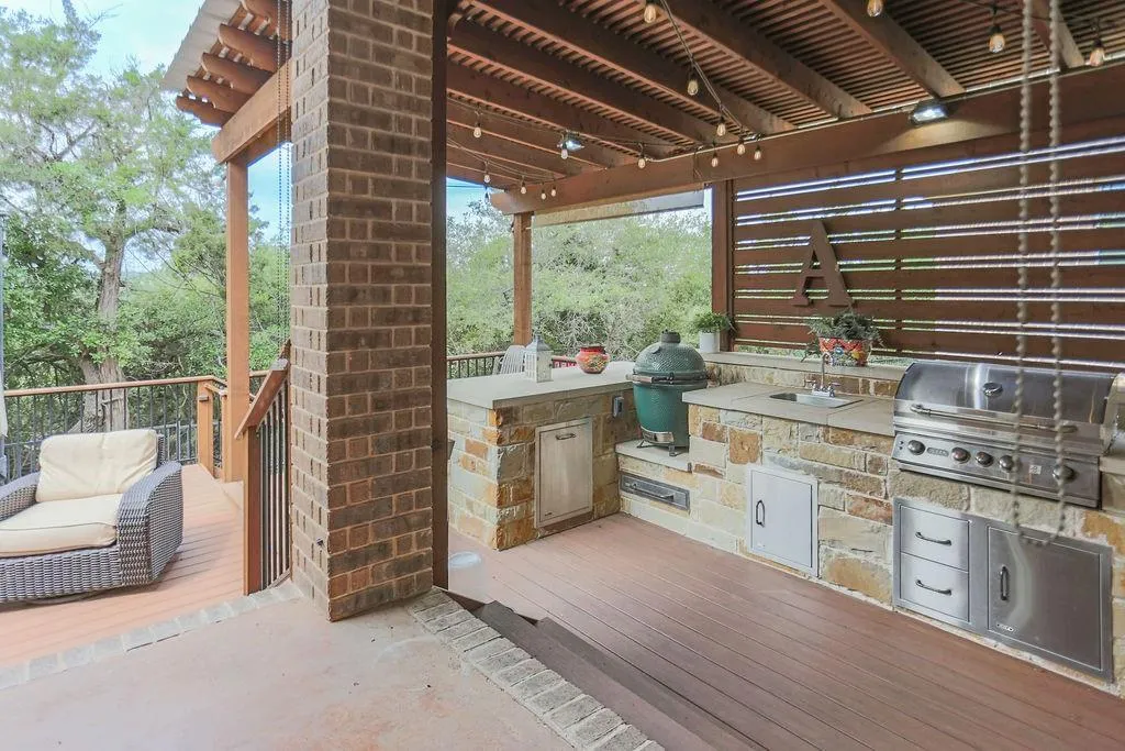 208 Mirafield Lane Austin TX 78737