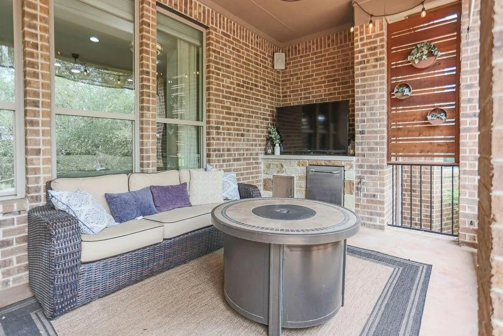 208 Mirafield Lane Austin TX 78737