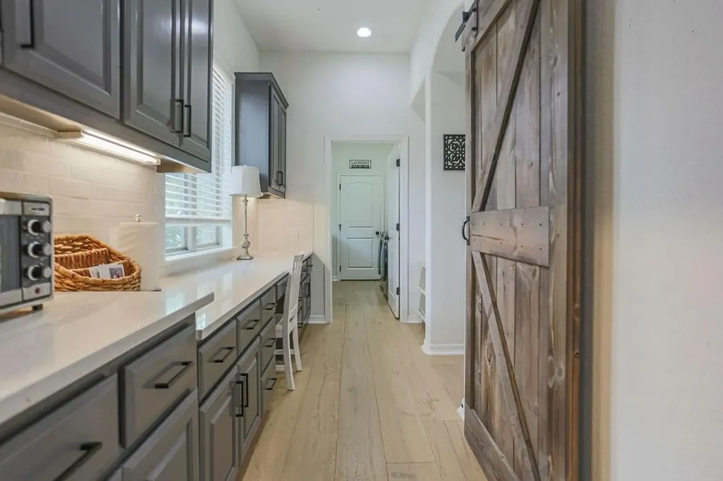 208 Mirafield Lane Austin TX 78737