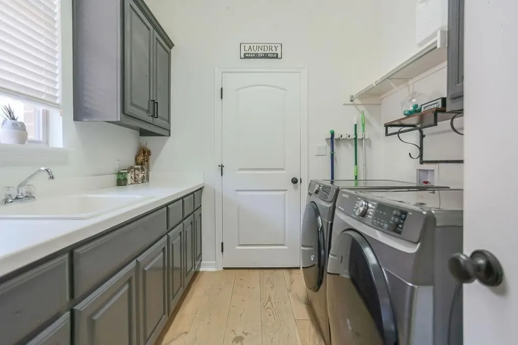 208 Mirafield Lane Austin TX 78737