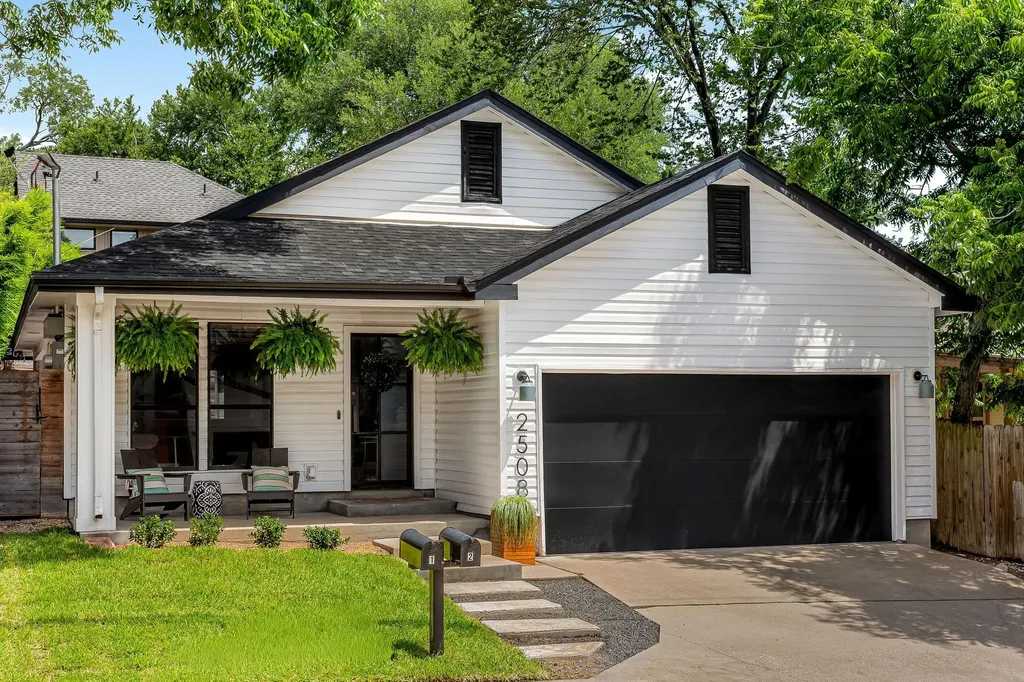 2508 E 9th Street Austin TX 78702