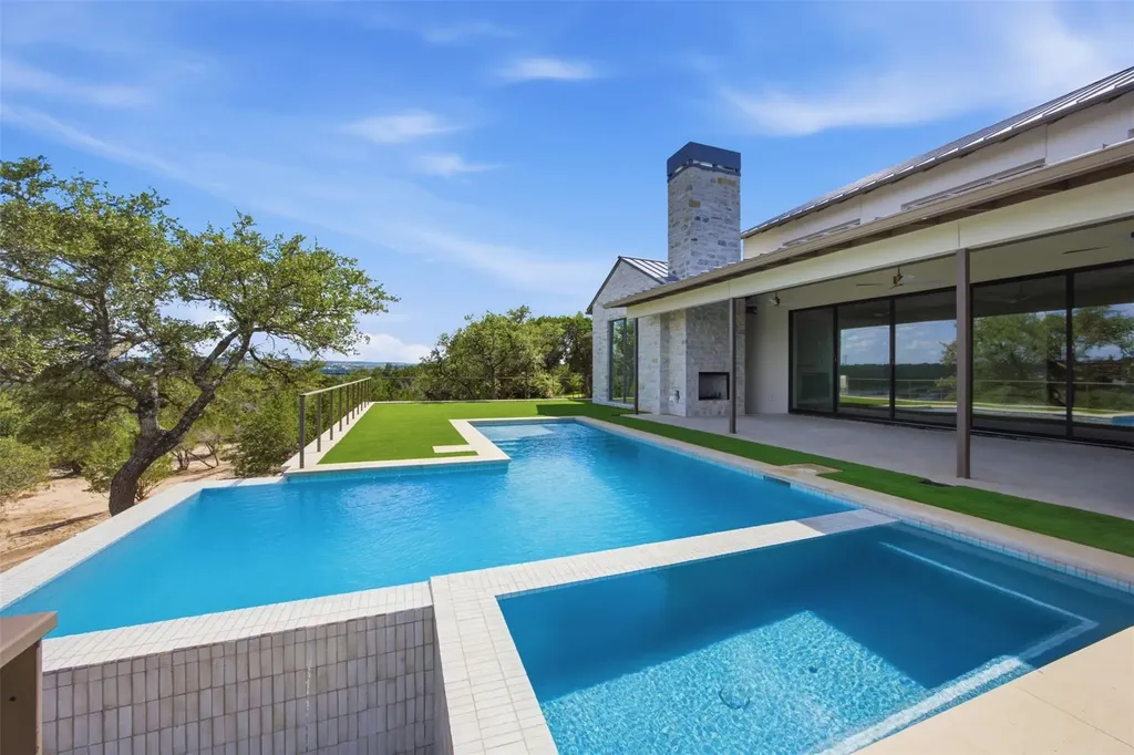 19559 Sandcastle Drive Spicewood TX 78669