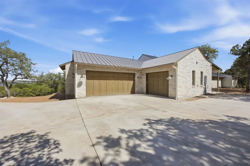 19559 Sandcastle Drive Spicewood TX 78669