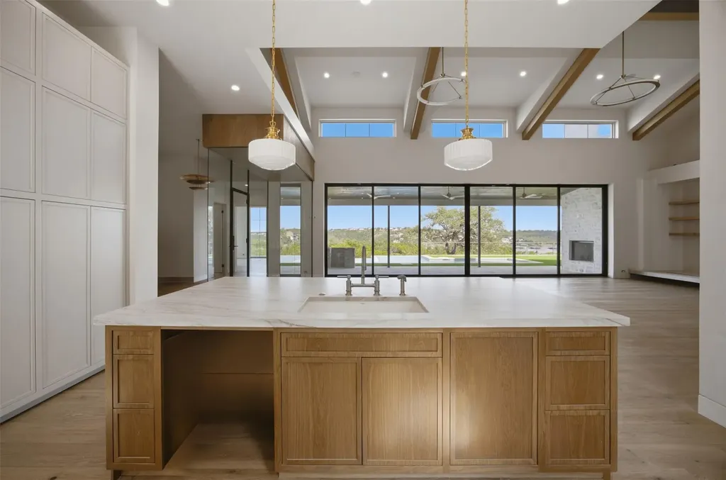 19559 Sandcastle Drive Spicewood TX 78669