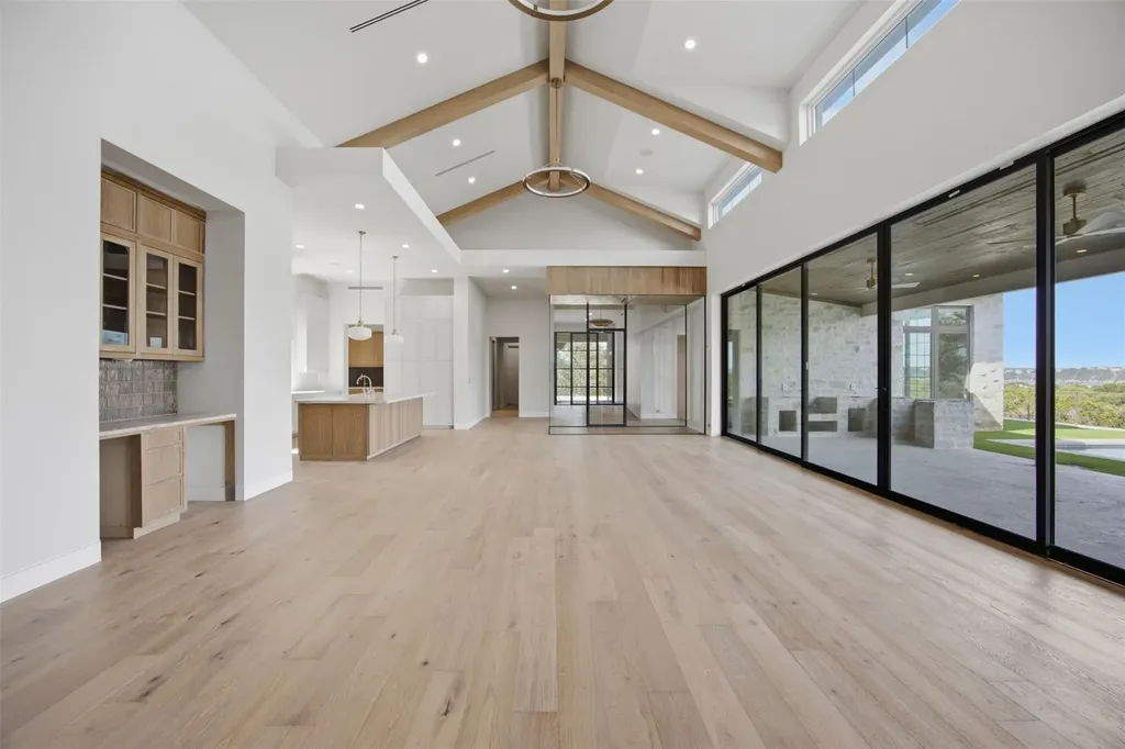 19559 Sandcastle Drive Spicewood TX 78669