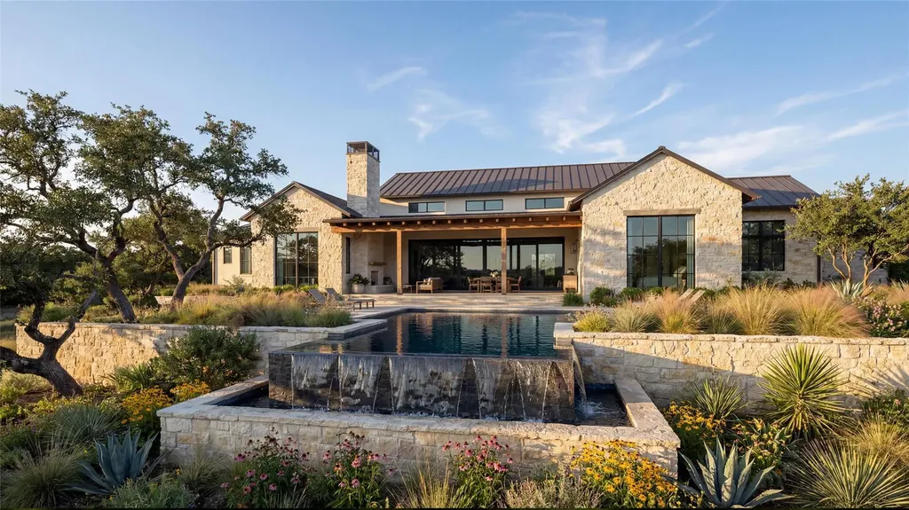 19559 Sandcastle Drive Spicewood TX 78669