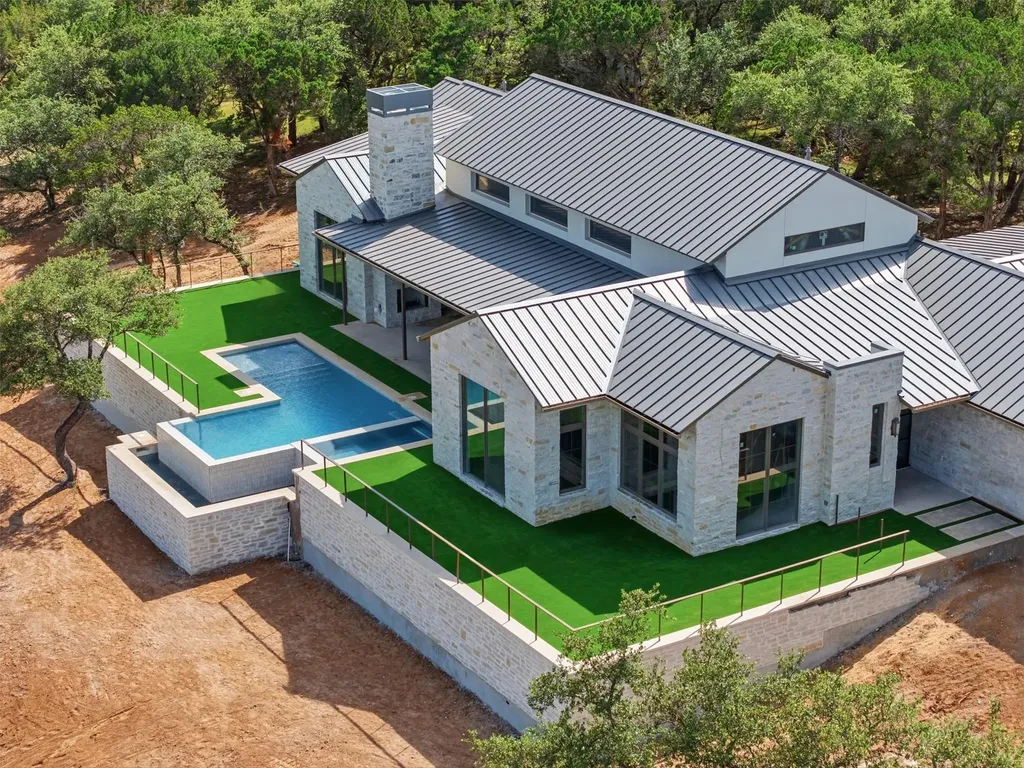 19559 Sandcastle Drive Spicewood TX 78669