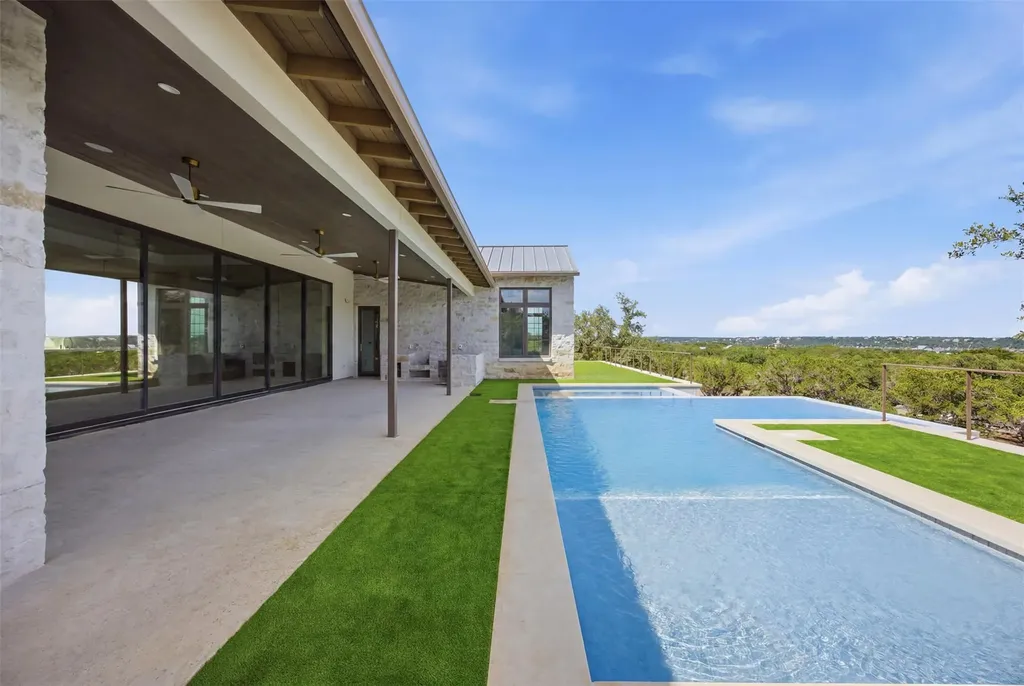19559 Sandcastle Drive Spicewood TX 78669