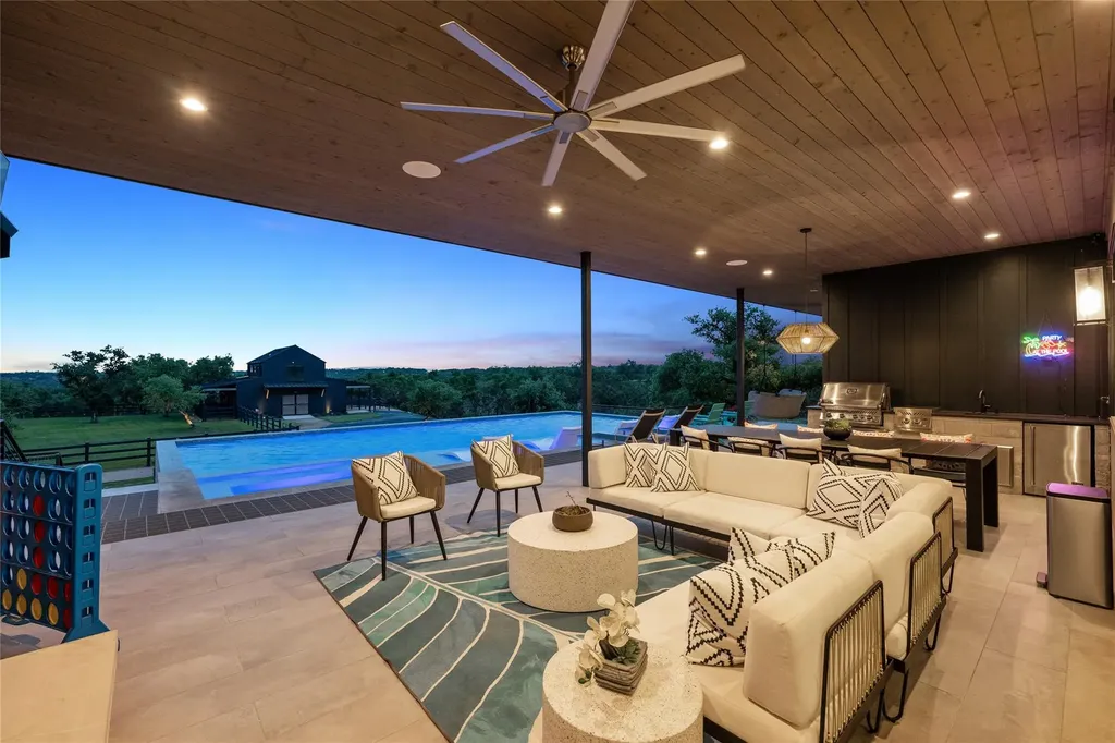 475 Happy Trail Dripping Springs TX 78620