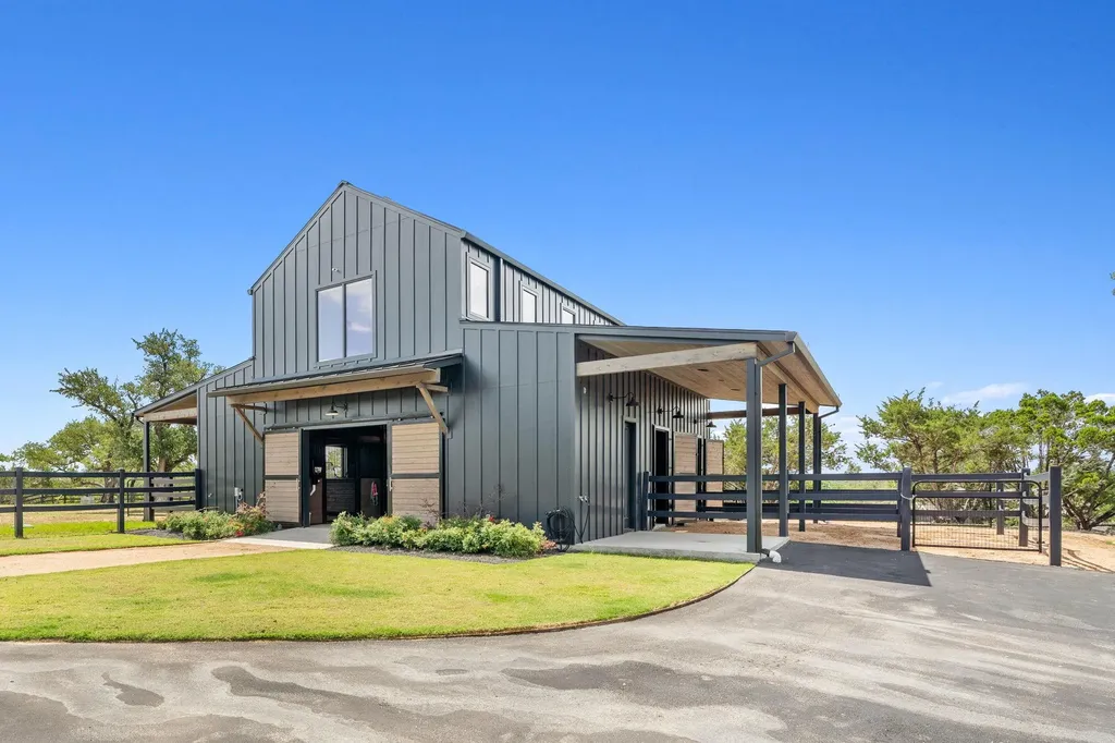 475 Happy Trail Dripping Springs TX 78620