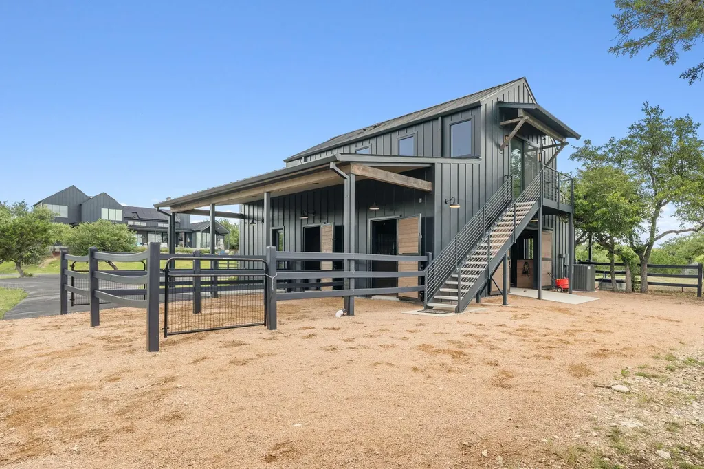 475 Happy Trail Dripping Springs TX 78620