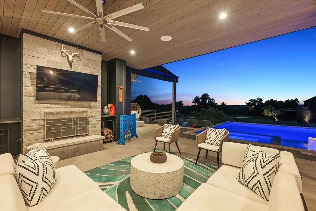 475 Happy Trail Dripping Springs TX 78620