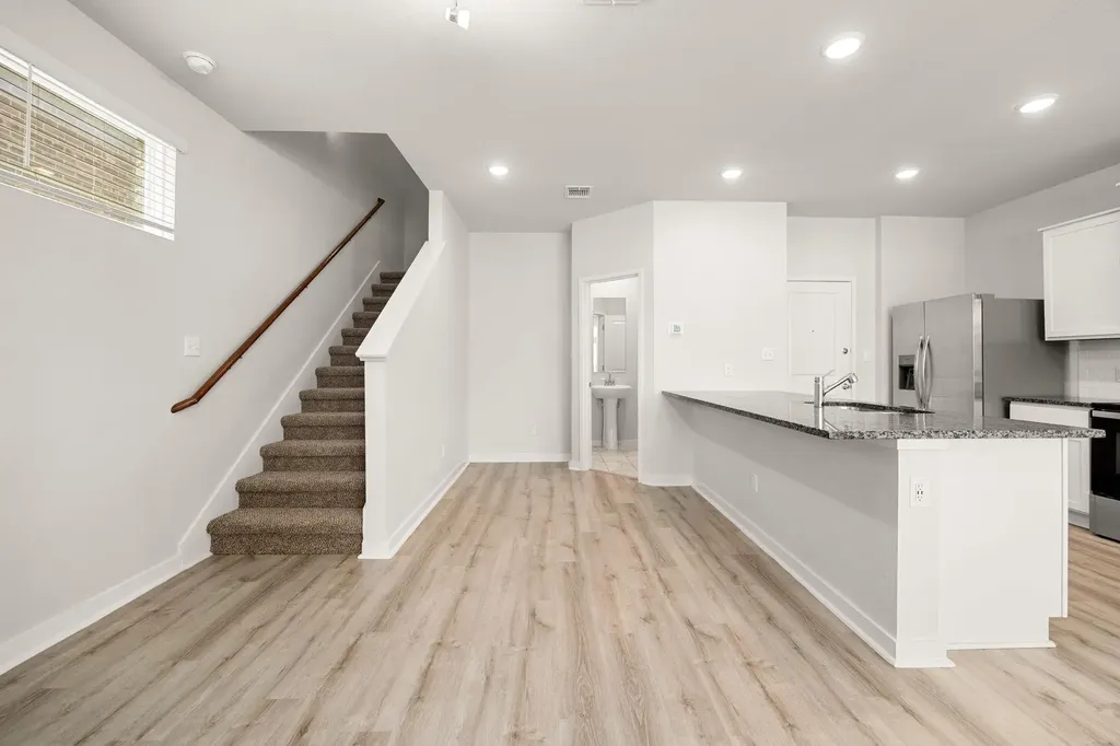 605 W South Street Leander TX 78641