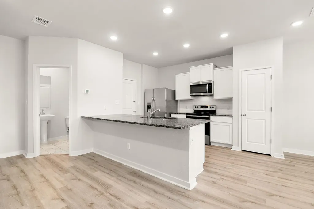 605 W South Street Leander TX 78641