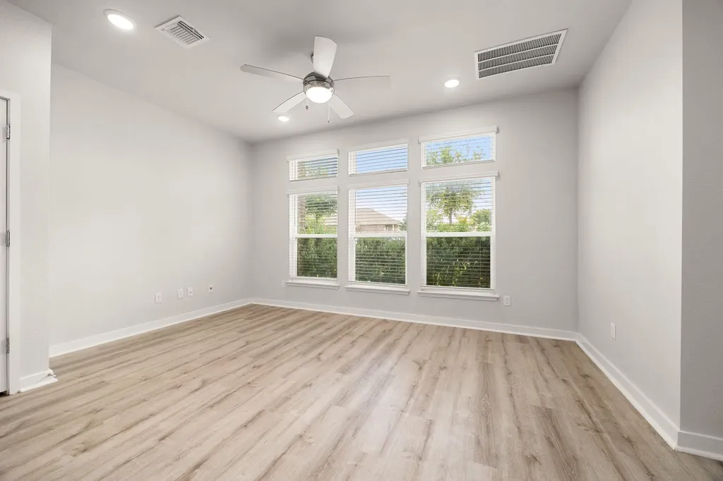 605 W South Street Leander TX 78641