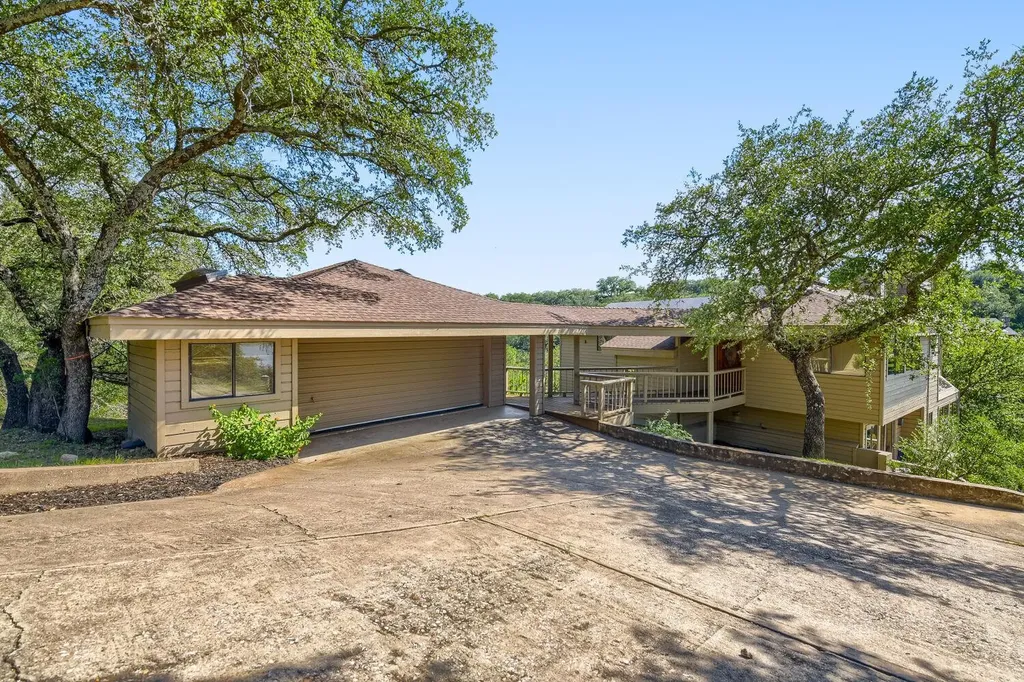 509 Coventry Road Spicewood TX 78669