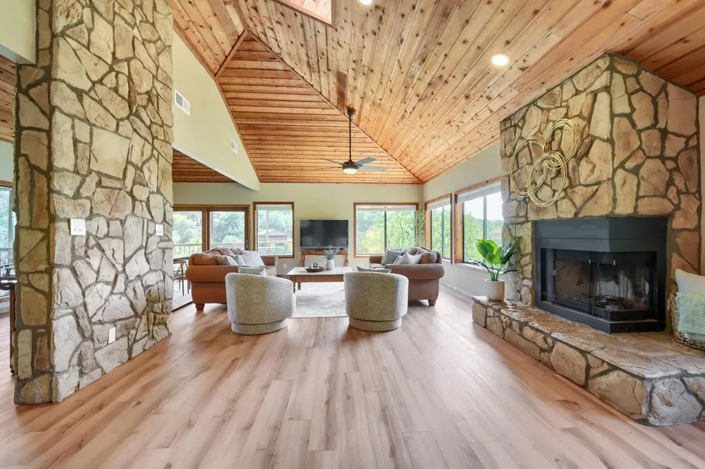 509 Coventry Road Spicewood TX 78669