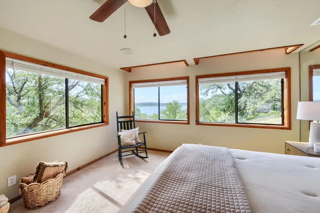 509 Coventry Road Spicewood TX 78669